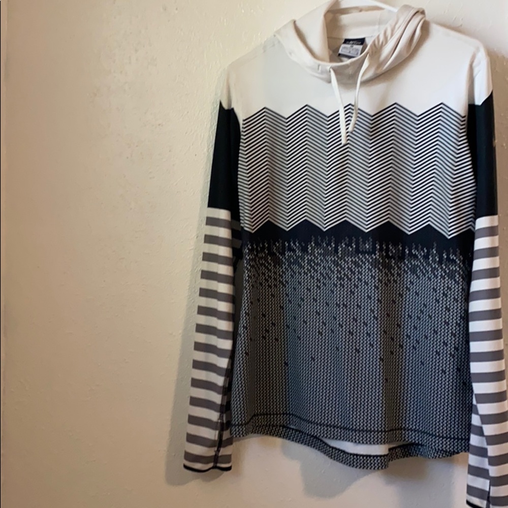 Nike women’s pullover